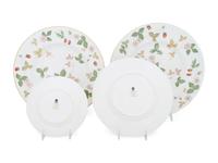 A Wedgwood Wild Strawberry Porcelain Dinner Service