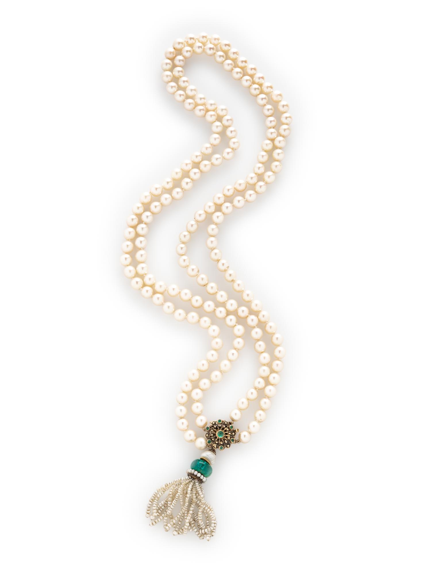 CULTURED PEARL, EMERALD, AND YELLOW GOLD NECKLACE