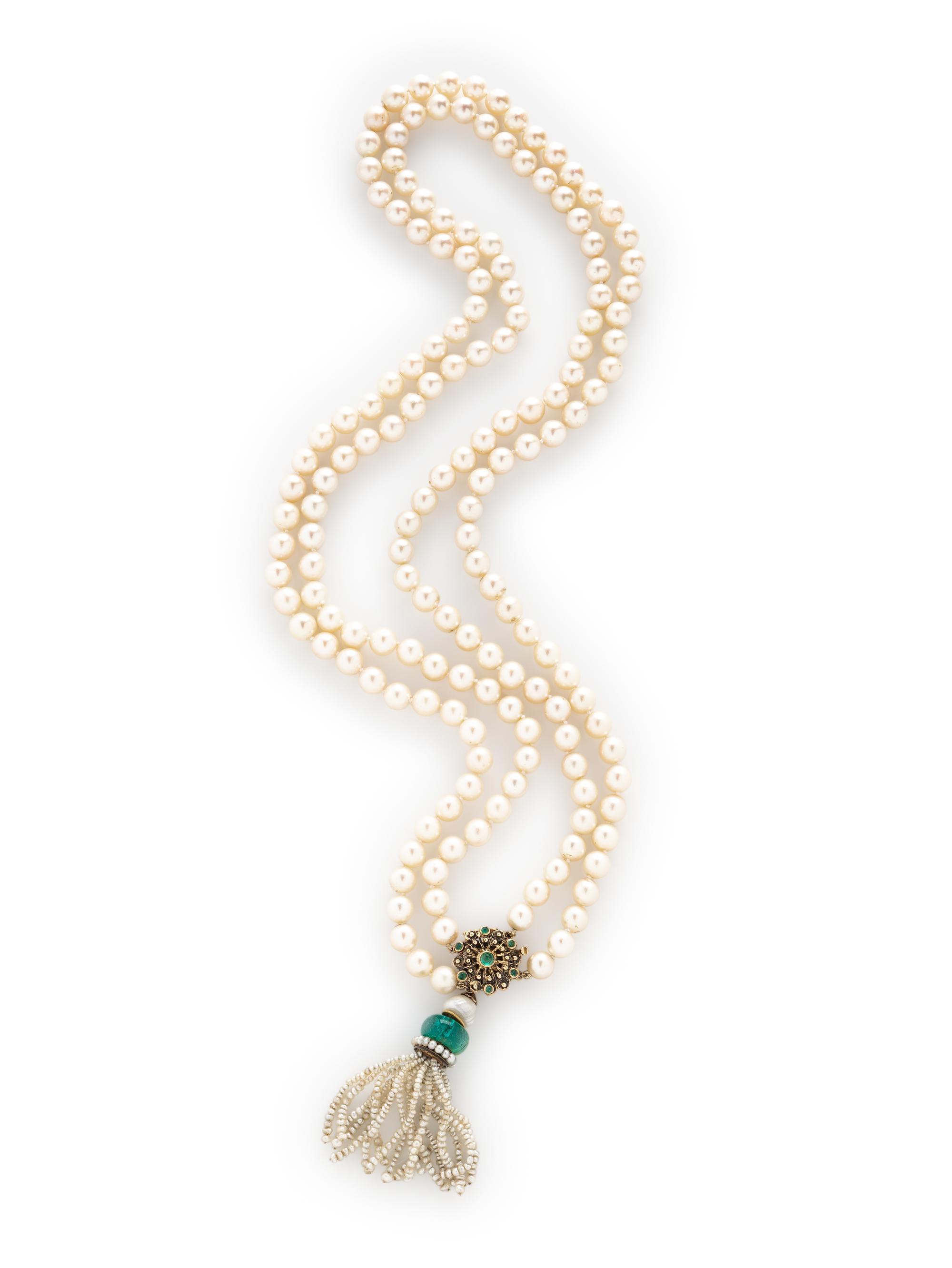 CULTURED PEARL, EMERALD, AND YELLOW GOLD NECKLACE