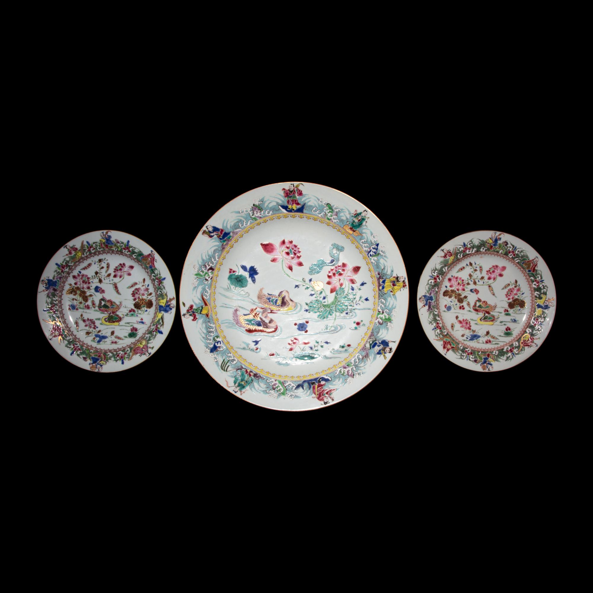 Three Chinese Export Porcelain "Mandarin Ducks and Immortals" Dishes, 18th Century — 清中期 外銷粉彩蓮塘雙鴨圖賞盤三件