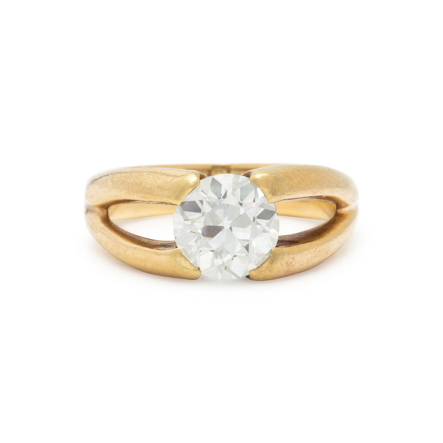 YELLOW GOLD AND DIAMOND RING