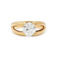 YELLOW GOLD AND DIAMOND RING