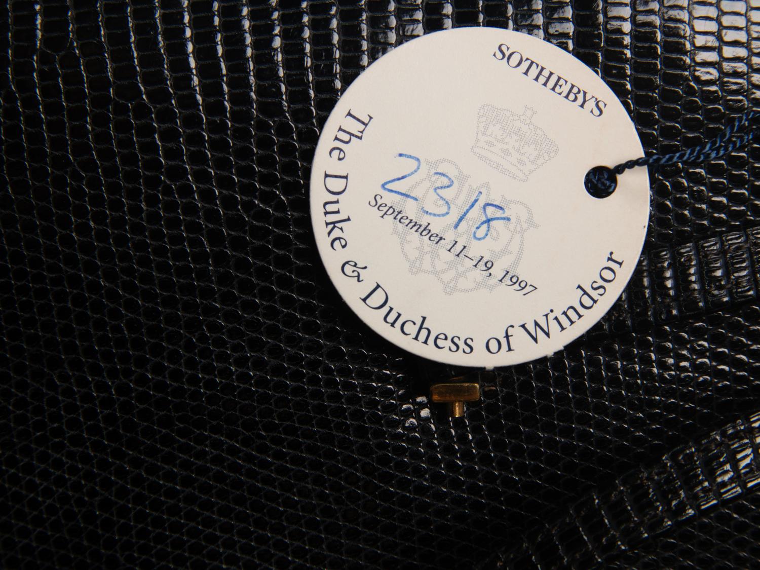 WALLIS SIMPSON, THE DUCHESS OF WINDSOR, NAVY LIZARD HANDBAG