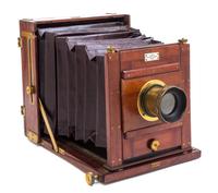 An English Mahogany Cased Field Camera Case height 10 1/2 x length 13 inches. — R. KEENE, DERBY