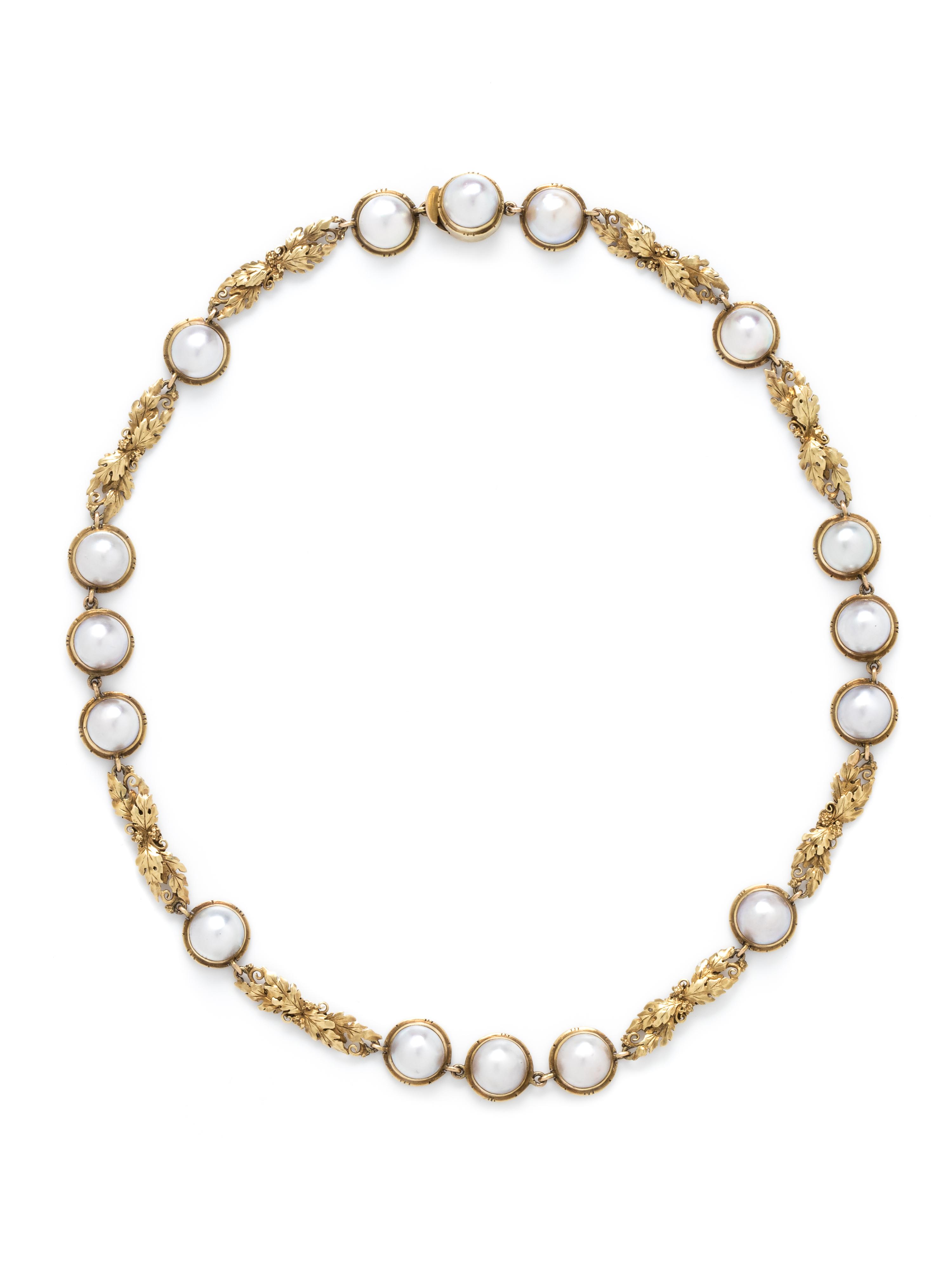 ARTS & CRAFTS, YELLOW GOLD AND PEARL NECKLACE