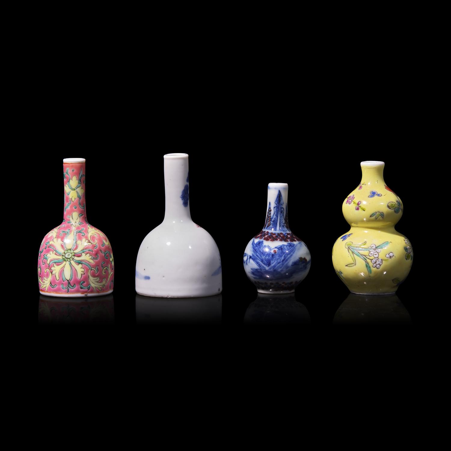 Four Chinese Porcelain Miniature Vases, Late 19th-20th Century 晚清至民國 青花及粉彩袖珍小瓶四件
