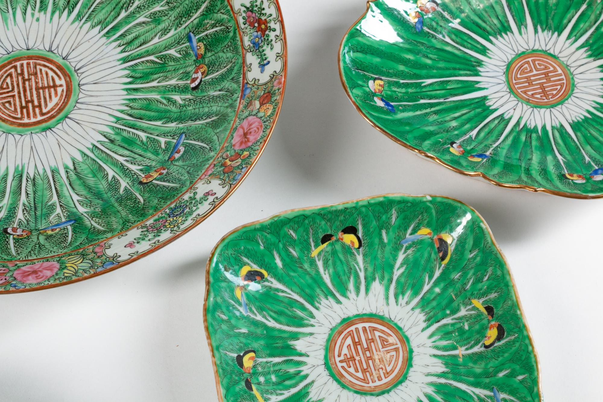 A Chinese Export Porcelain Cabbage Leaf Pattern Assembled Part Dinner Service — 19TH CENTURY