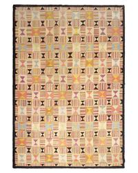 A "Bow-Tie" Hooked Rug