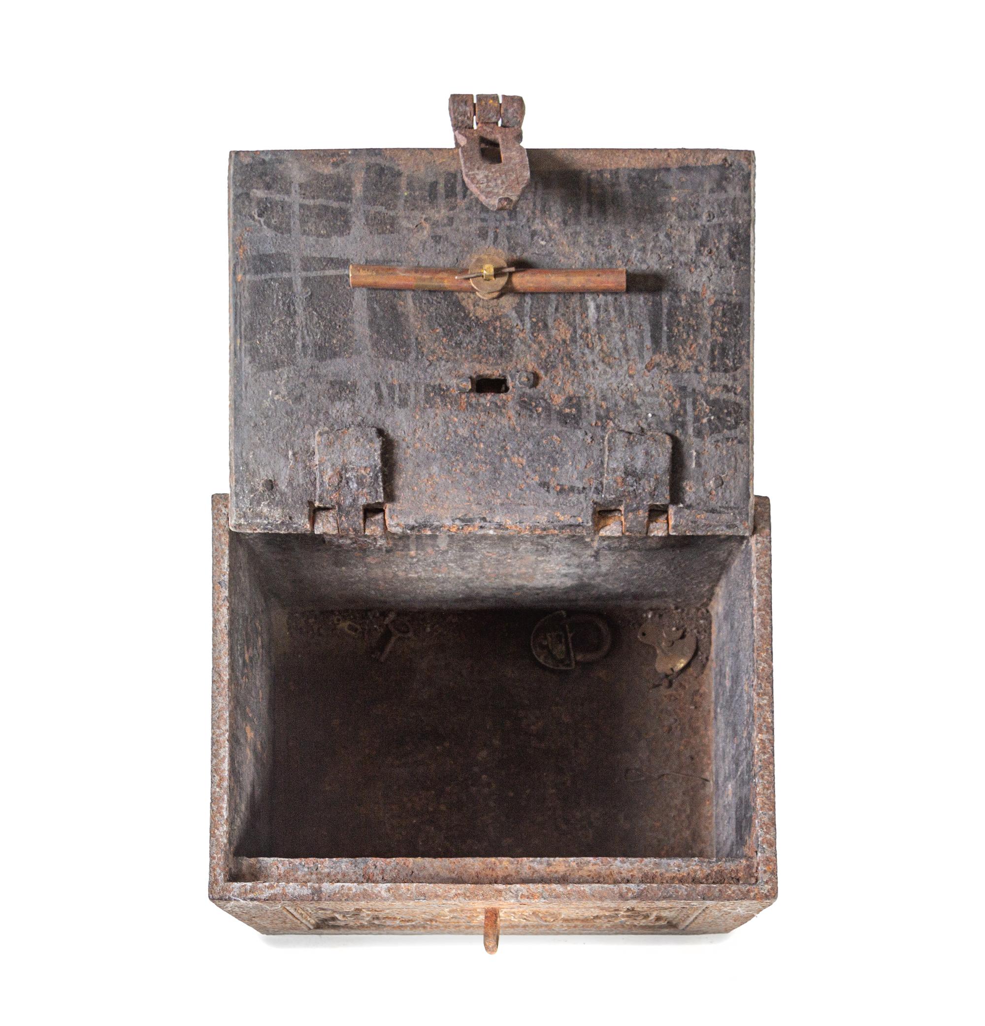 An English Cast Iron Trade Ship Safe