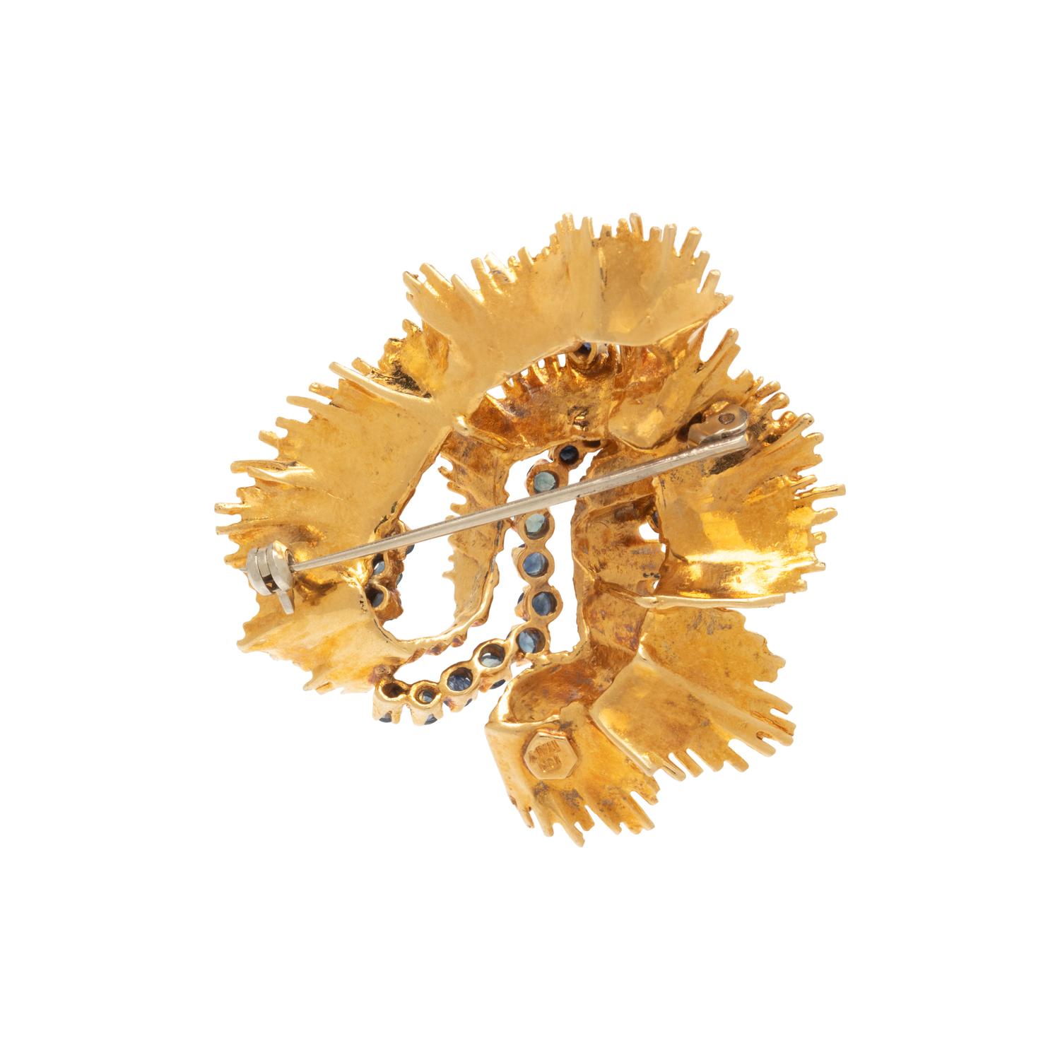 MODERNIST, YELLOW GOLD AND SAPPHIRE BROOCH