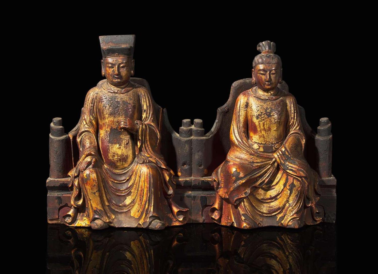 A pair of Chinese gilt lacquer seated figures 漆金木坐像一對