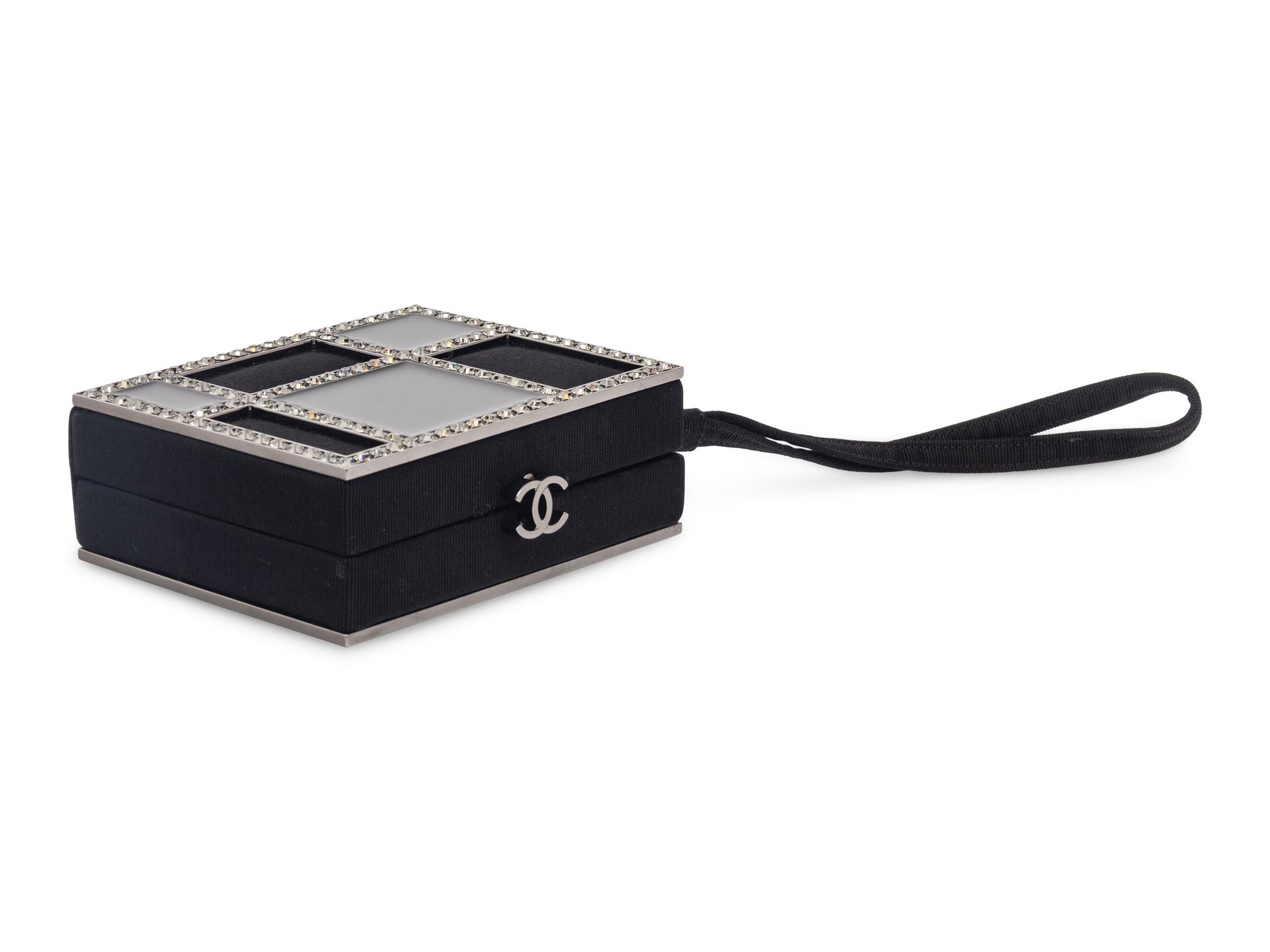 CHANEL, MINAUDIÈRE BOX CLUTCH