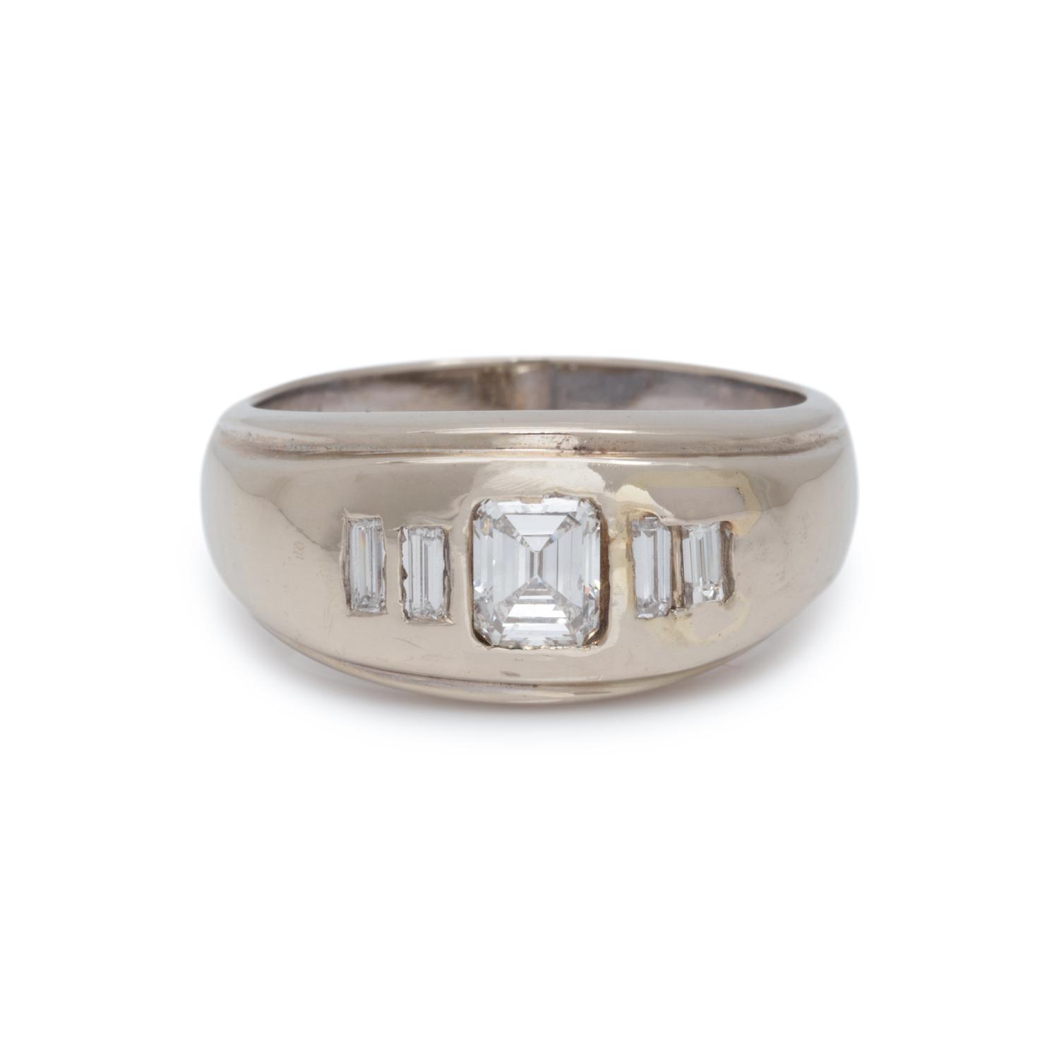 DIAMOND RING