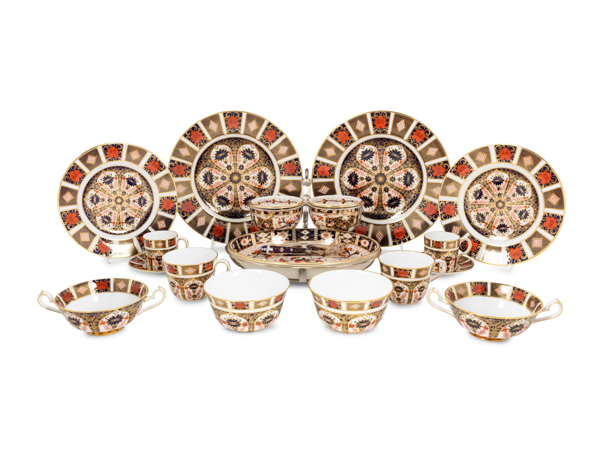A Royal Crown Derby Old Imari Pocelain Dinner Service
