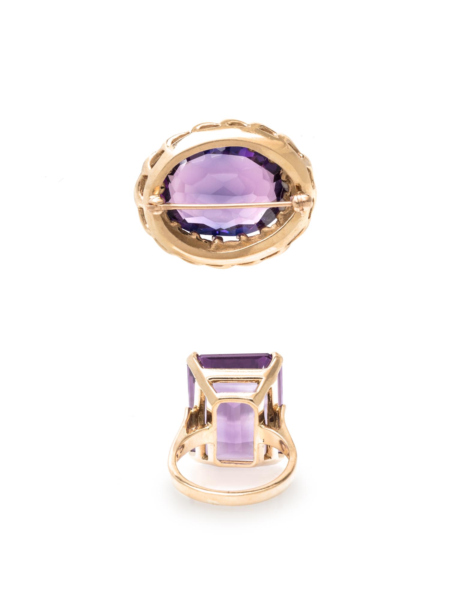 COLLECTION OF YELLOW GOLD AND AMETHYST JEWELRY