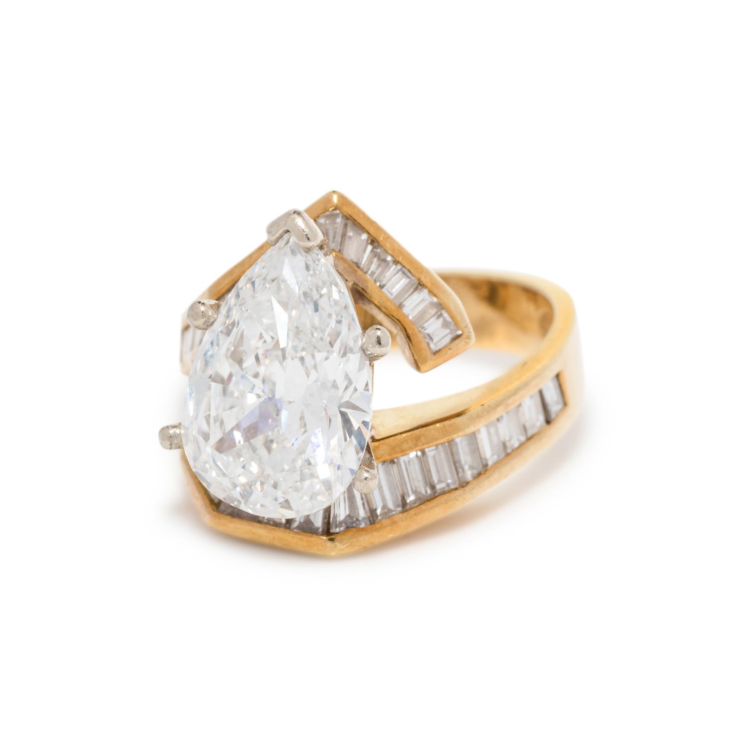 DIAMOND RING