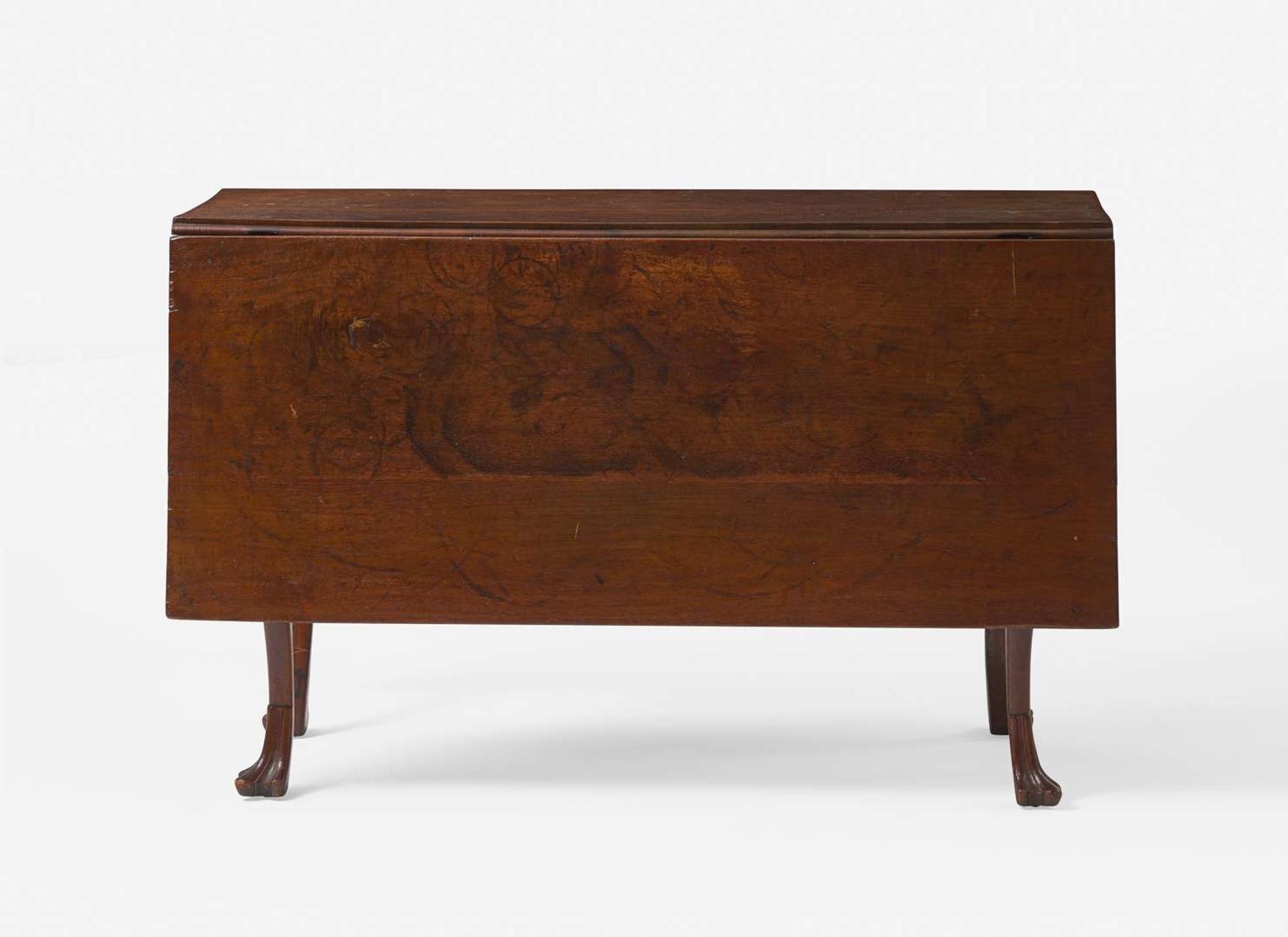 A Queen Anne walnut drop-leaf table, Philadelphia, PA, circa 1760