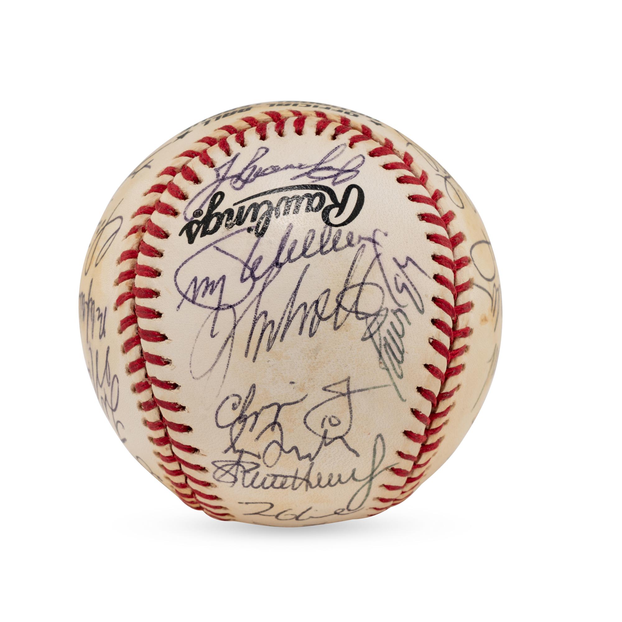 A 1995 World Series Champions Atlanta Braves Team Signed Autograph Baseball (Beckett Authentication Services Letter of Authenticity)