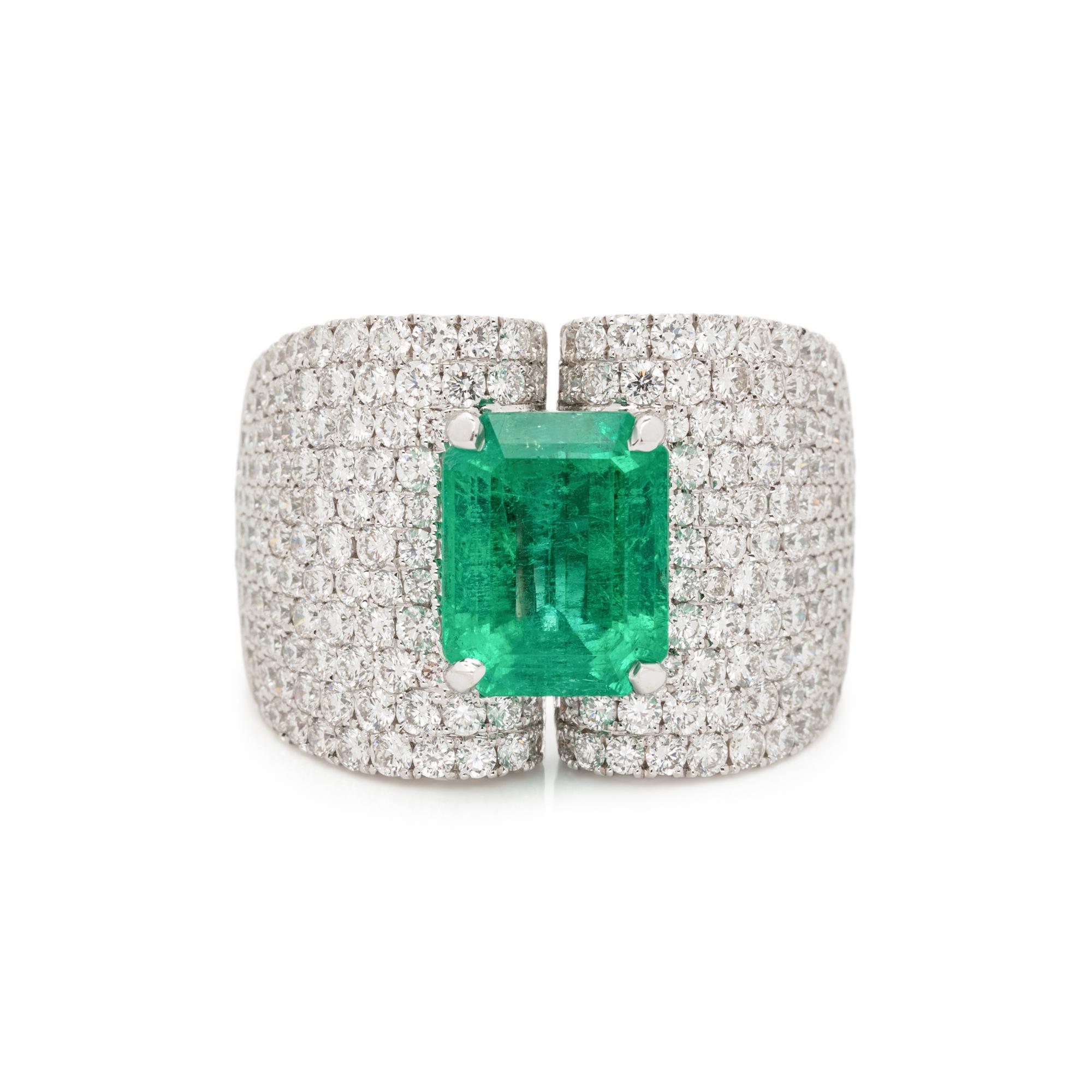 COLOMBIAN EMERALD AND DIAMOND RING