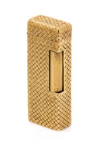 An 18 Karat Yellow Gold Lighter, 64.40 dwts.