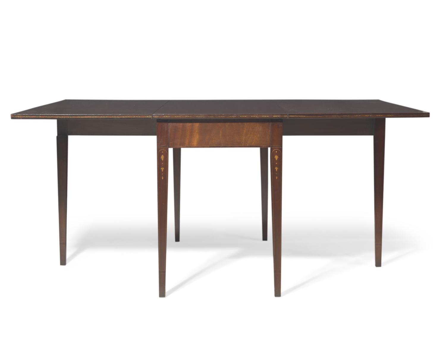 A Federal Style Inlaid Mahogany Three-Part Dining Table, 20th Century