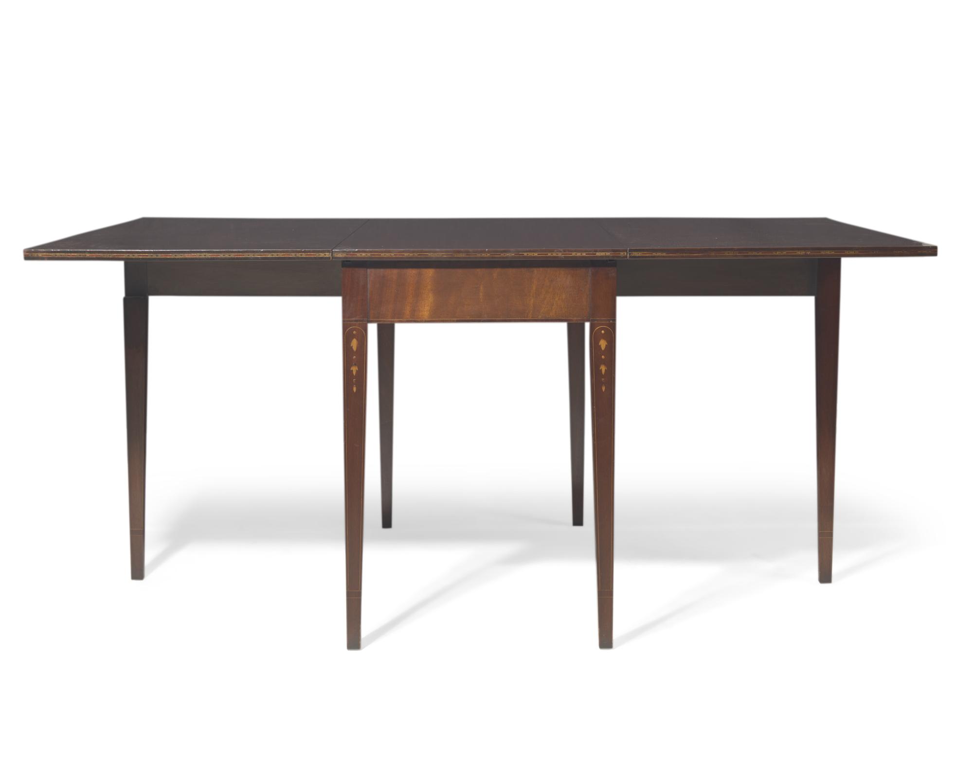 A Federal Style Inlaid Mahogany Three-Part Dining Table, 20th Century