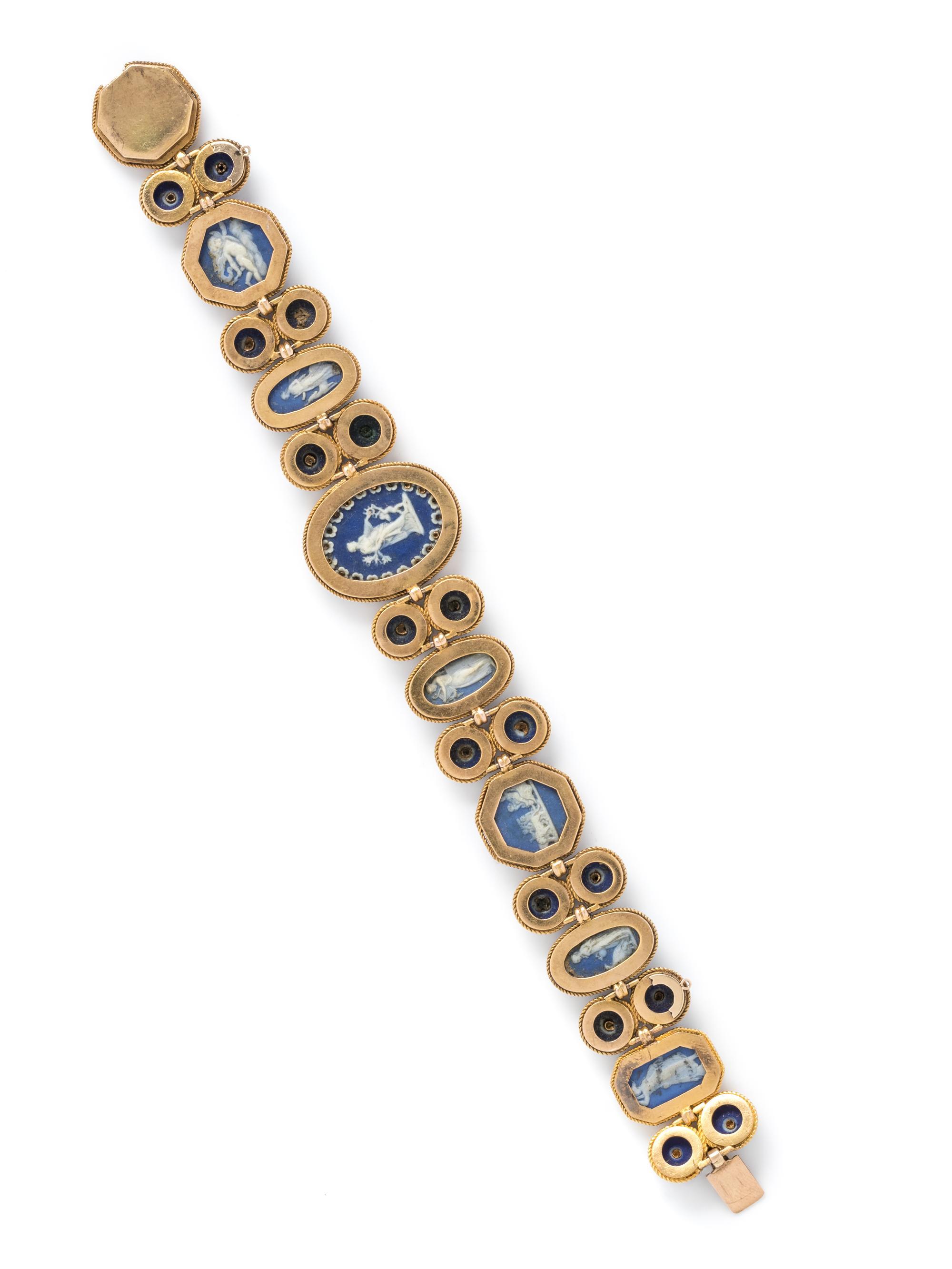 ANTIQUE, YELLOW GOLD AND WEDGWOOD CAMEO BRACELET