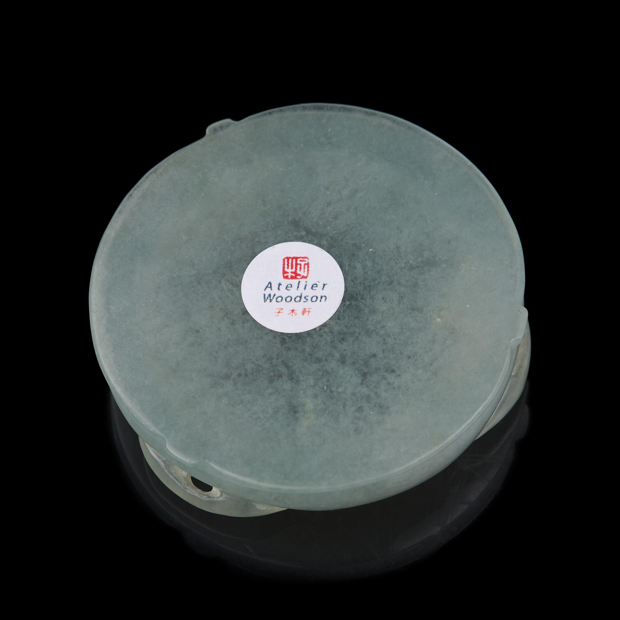 A Small Chinese Jadeite Vessel and Cover, Early 20th Century 民國 翡翠小蓋盒