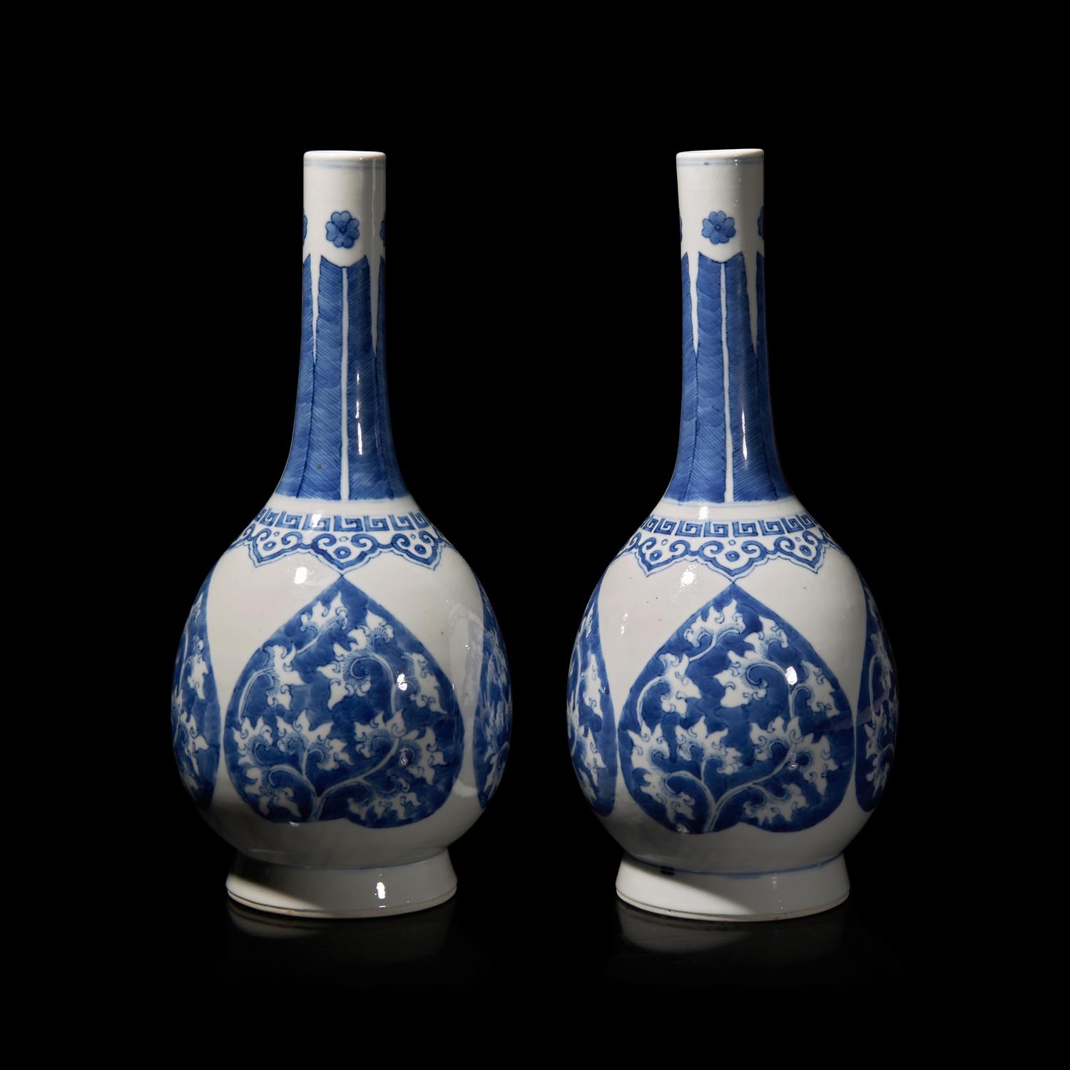 A Pair of Chinese Blue and White Porcelain Bottle Vases, Probably Guangxu Period 或光緒 青花賞瓶一對