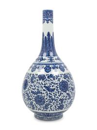 A Chinese Blue and White Porcelain Bottle Vase