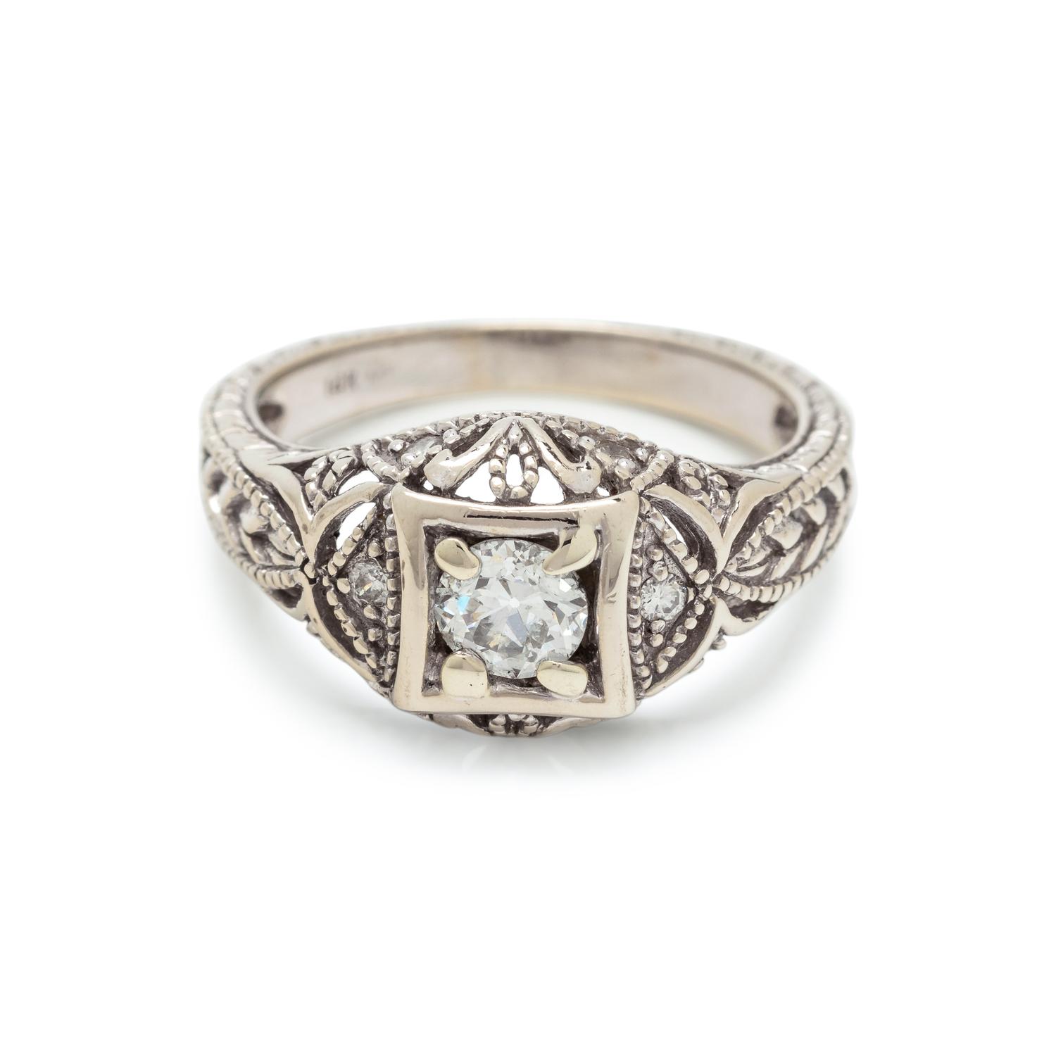 DIAMOND RING