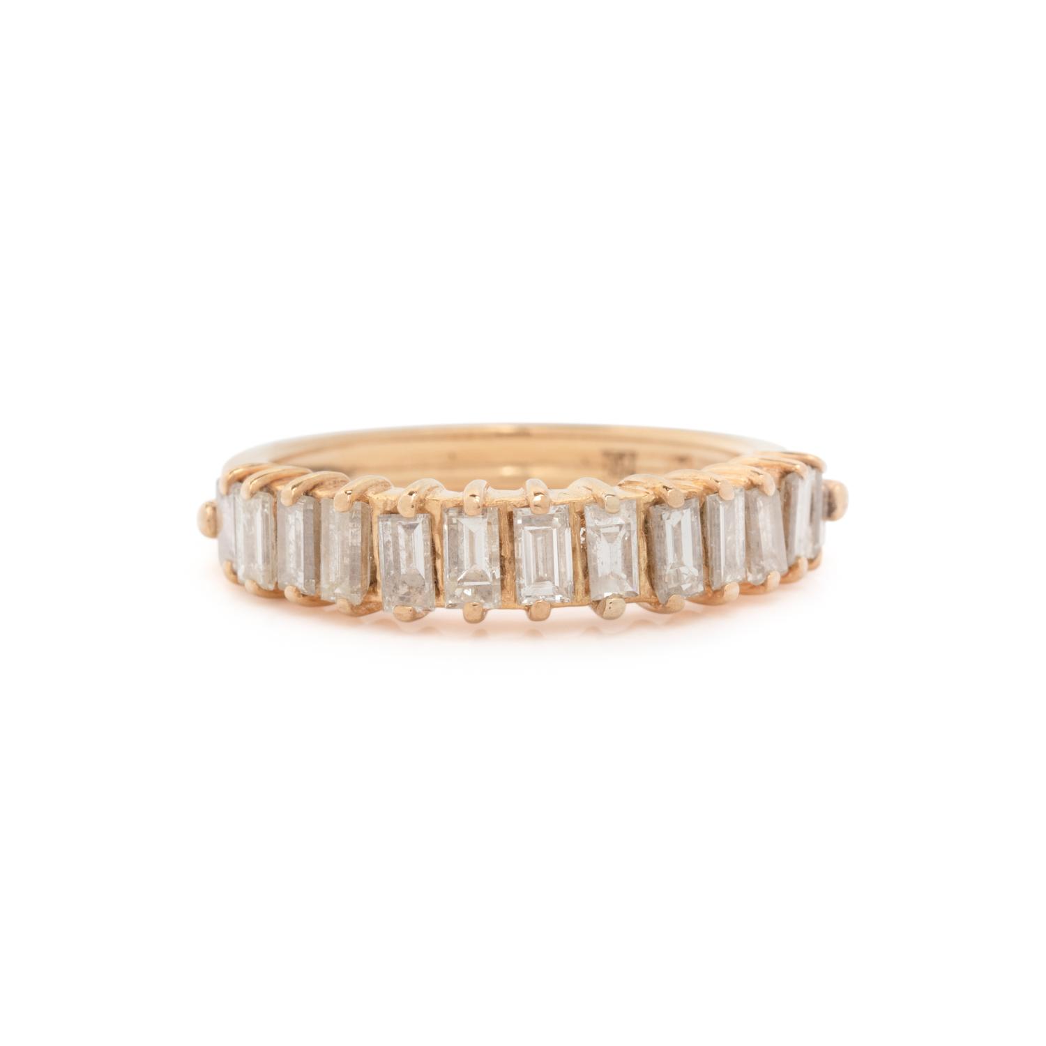YELLOW GOLD AND DIAMOND RING