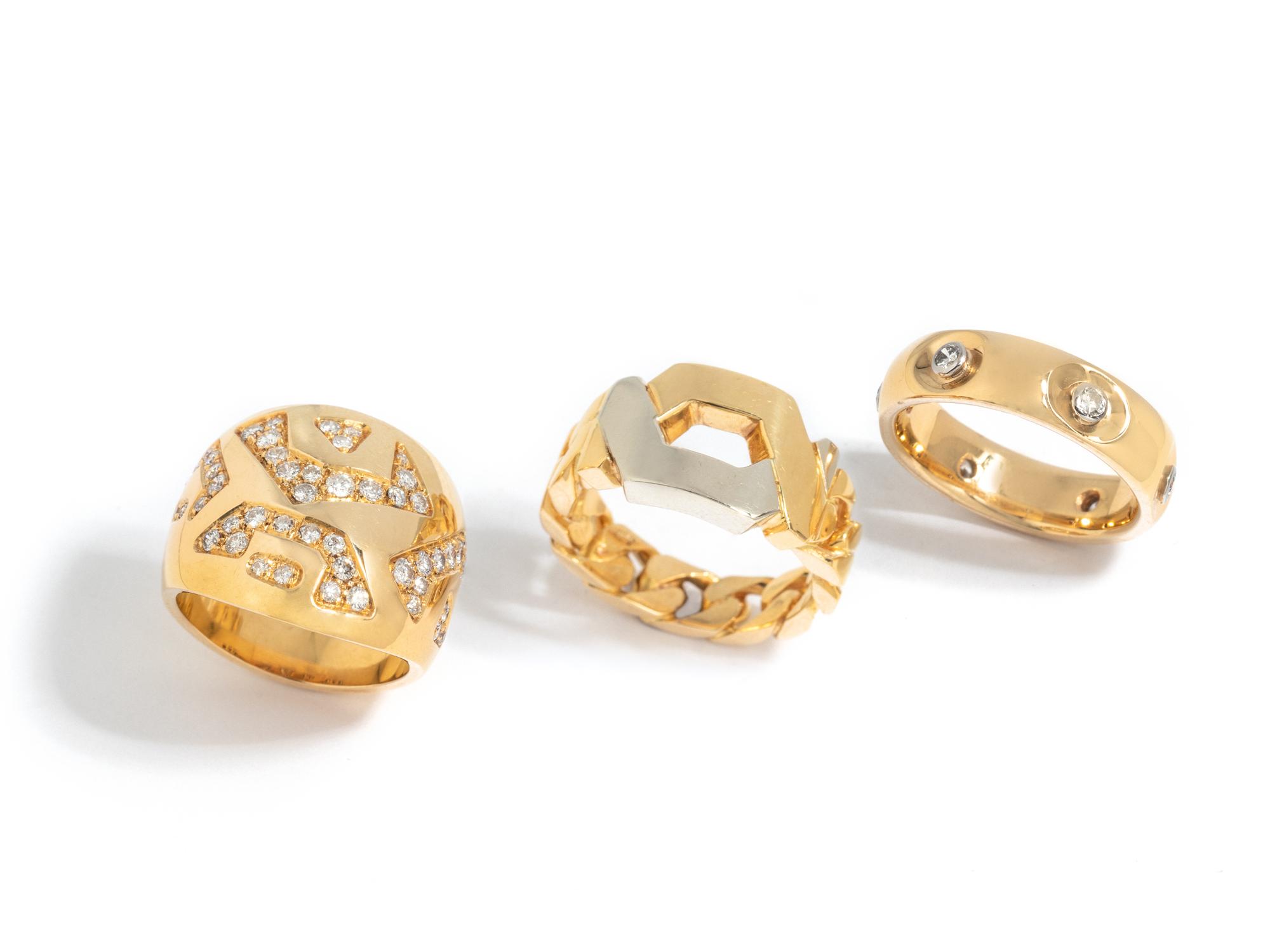 COLLECTION OF YELLOW GOLD AND DIAMOND RINGS