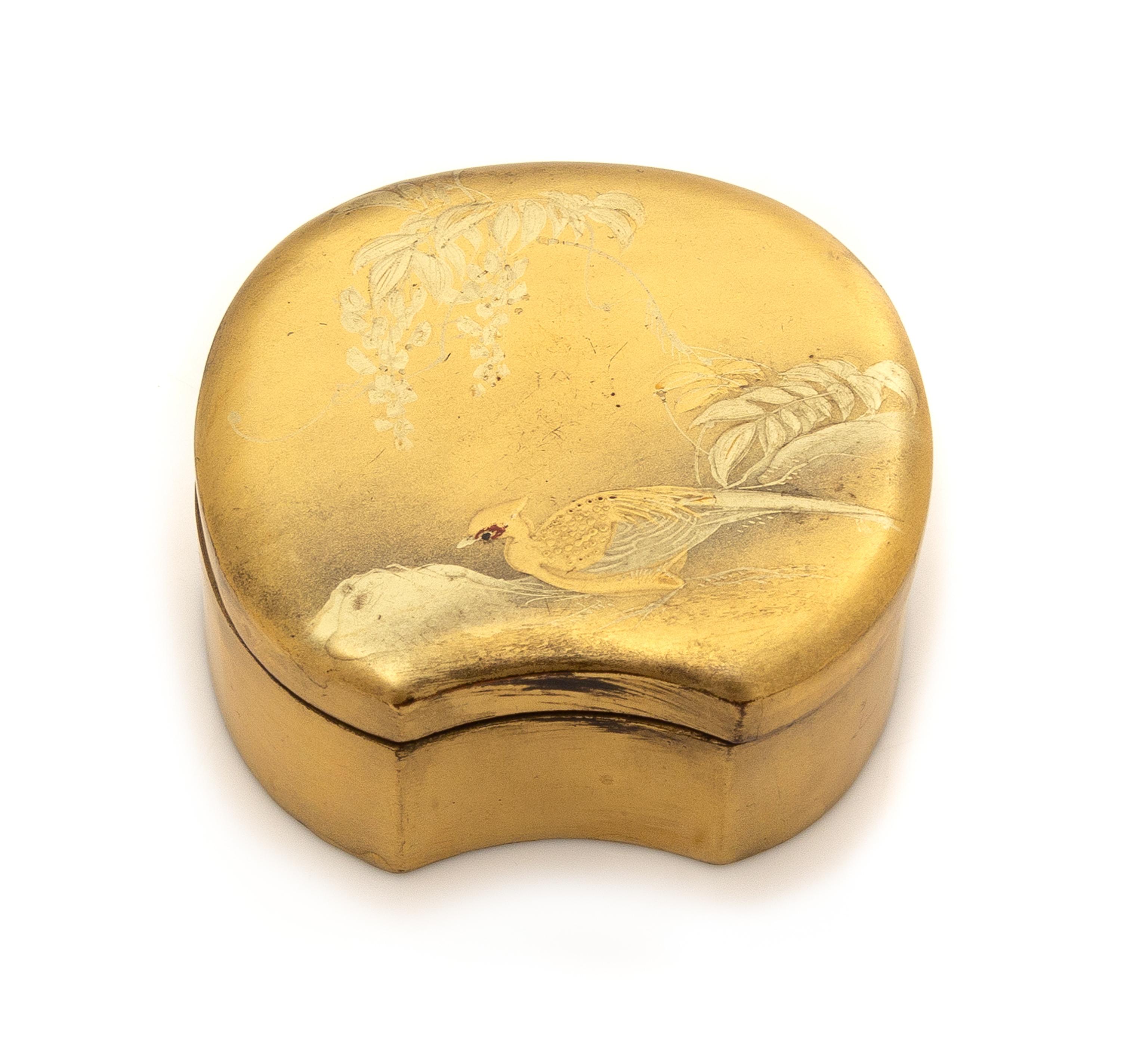 A Japanese Gilt Lacquer Covered Box Diameter 3 1/8 inches — 19TH CENTURY