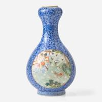 A finely-decorated Chinese yangcai and underglaze blue-decorated porcelain garlic-bulb mouth vase 洋彩灑藍地蒜頭瓶 Qianlong six-character seal mark ?????