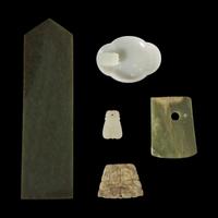 A Group of Five Assorted Chinese Jade Objects, 19th-20th Century — 玉把件一組