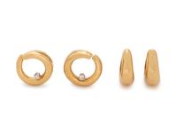 COLLECTION OF YELLOW GOLD EARRINGS
