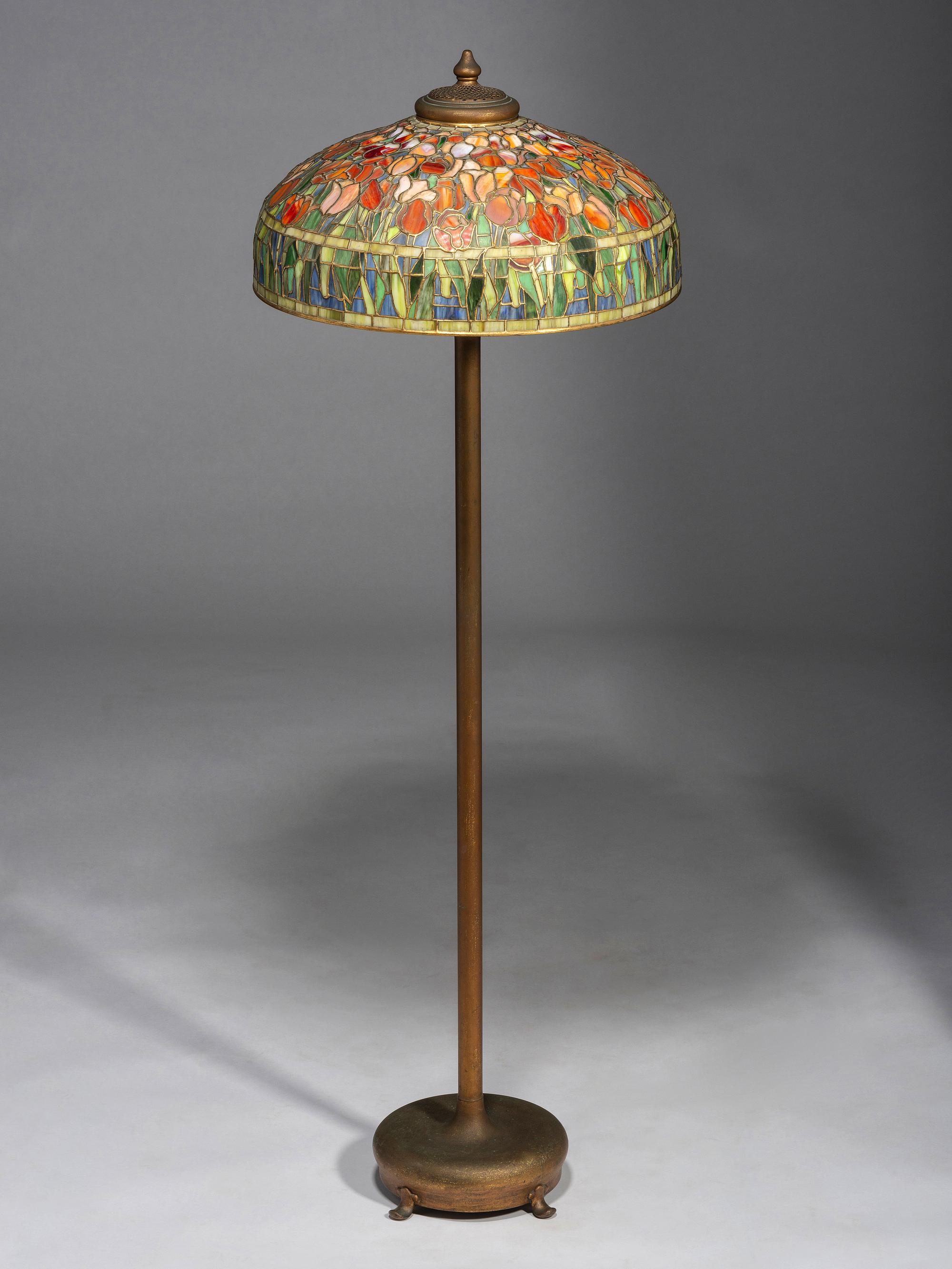 Tulip Floor Lamp with Piano Base