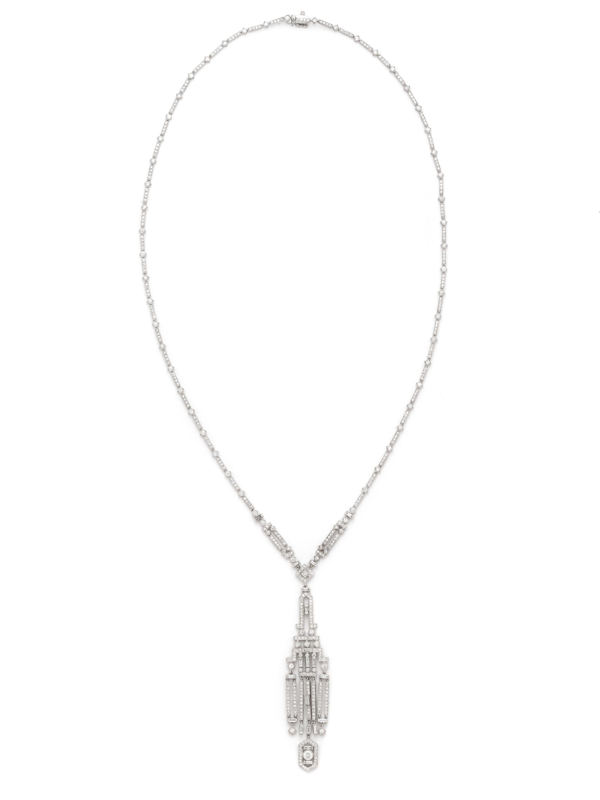 WHITE GOLD AND DIAMOND NECKLACE