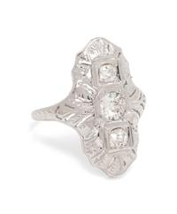 An 18 Karat White Gold and Diamond Ring,