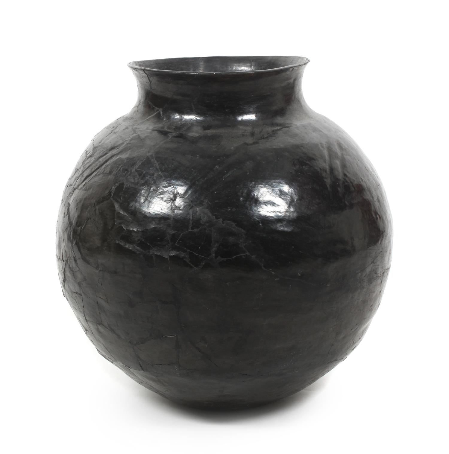 A Santa Clara Blackware Pottery Jar Height 19 x diameter 15 inches. — LATE 19TH/ EARLY 20TH CENTURY
