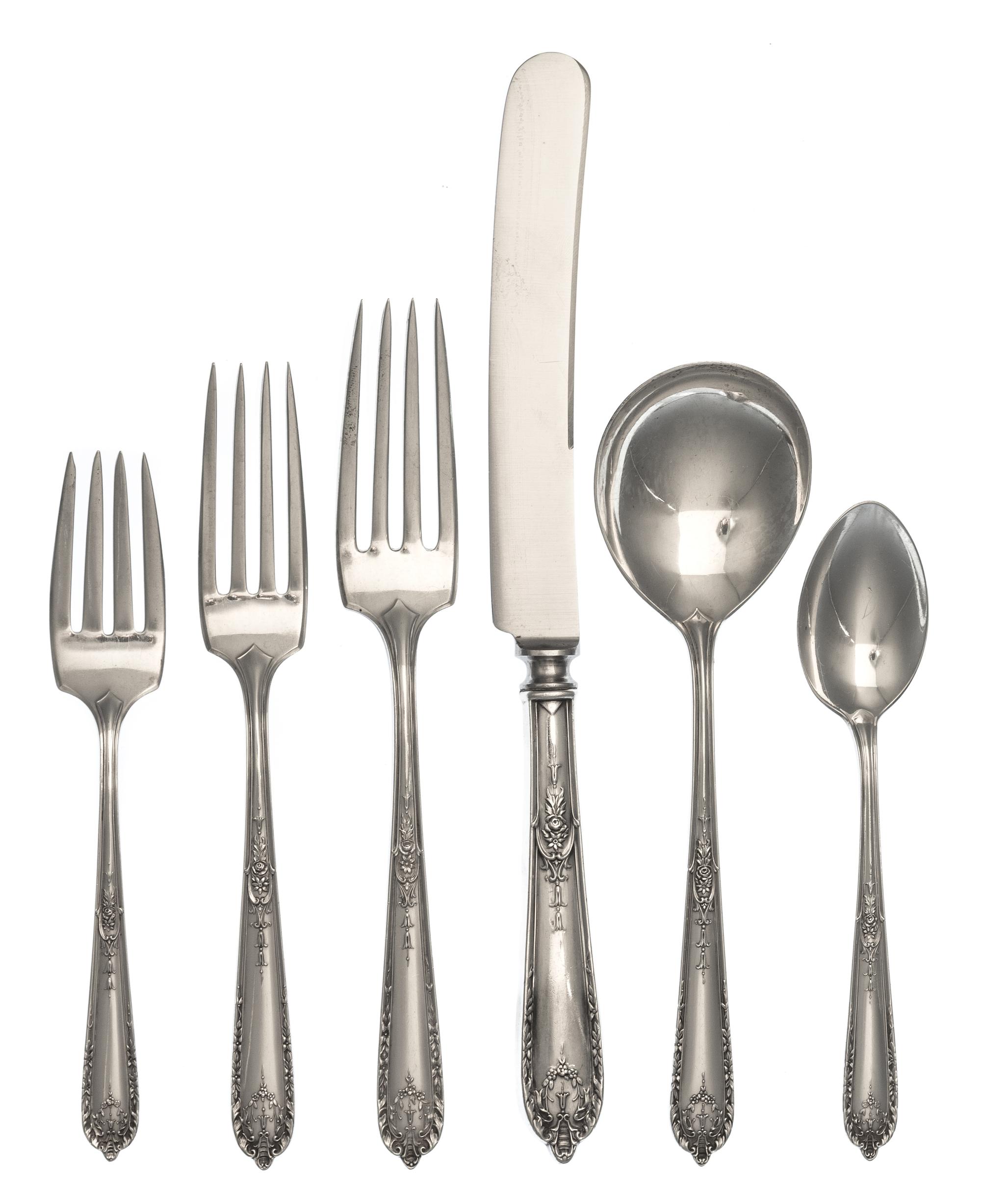 An American Silver Flatware Service, Alvin Mfg. Co,. Providence, RI, comprising: 12 dinner knives 12 dinner forks 12 luncheon forks 12