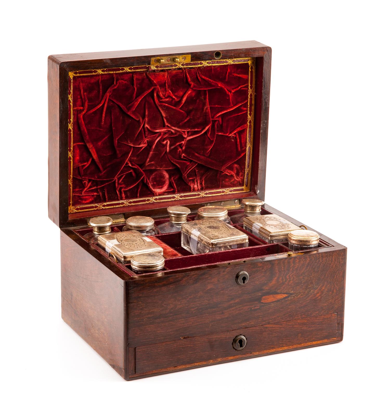 A Victorian Rosewood Dressing Case Height 7 1/2 x width 12 3/4 x depth 9 1/4 inches. — 19TH CENTURY