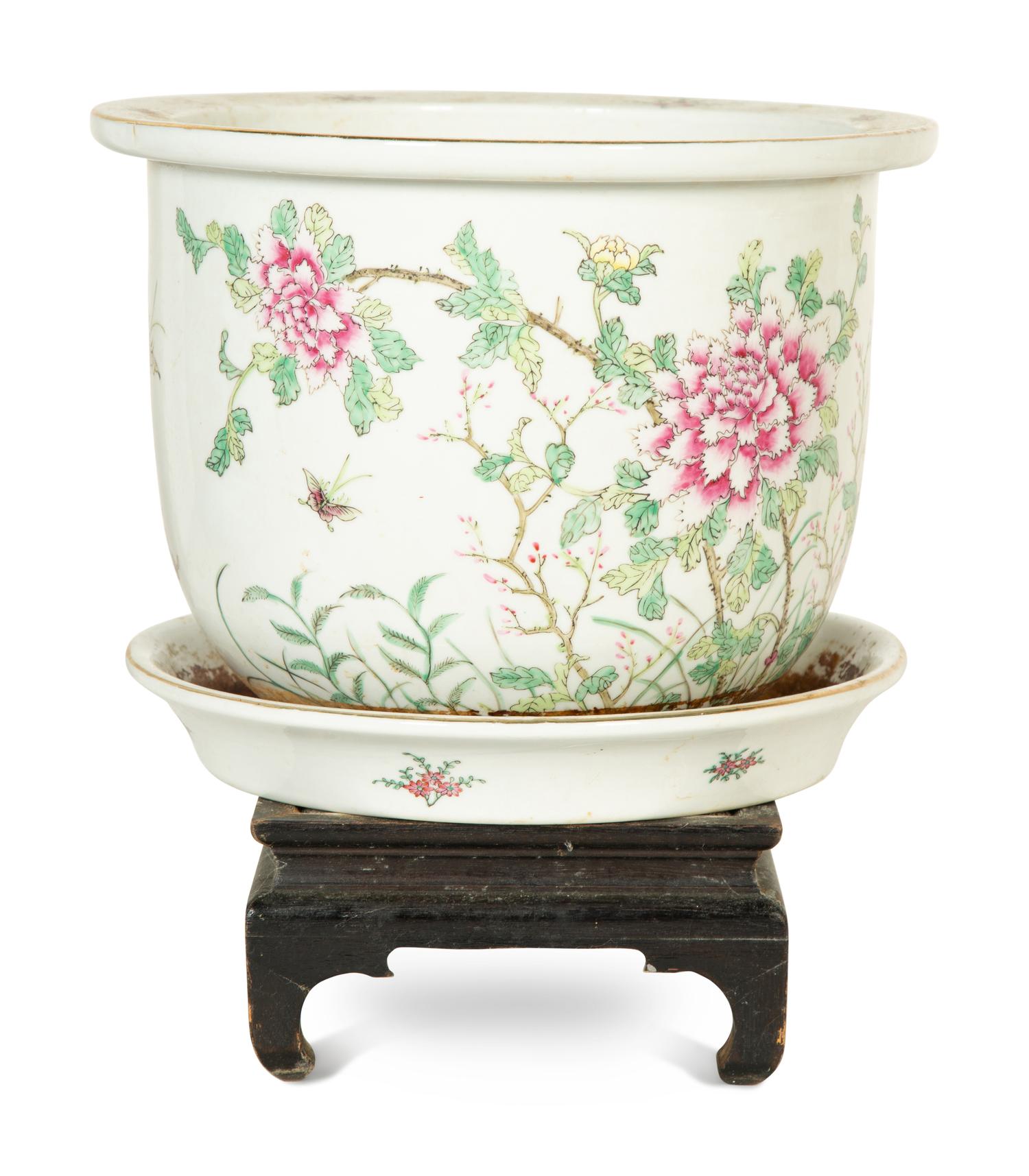 A Chinese Export Enameled Porcelain Jardinière