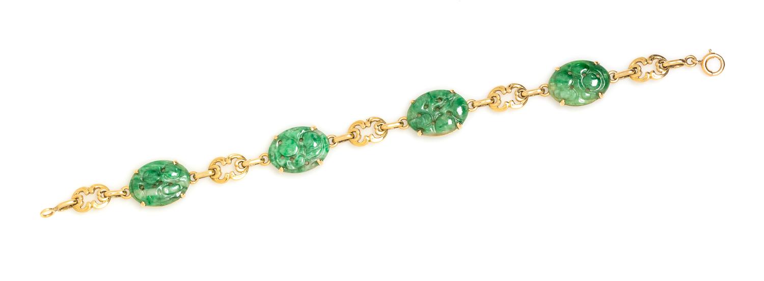 A 14 Karat Yellow Gold and Jade Bracelet, 7.30 dwts.