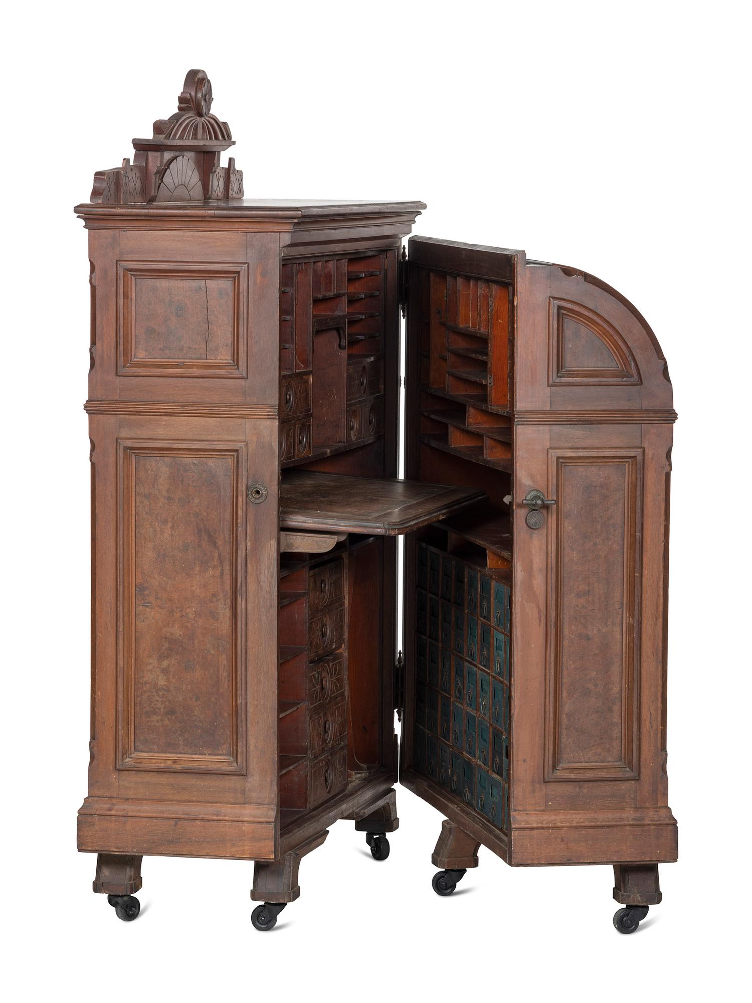 A Moore's Office Drawing Room Queen Combination Desk