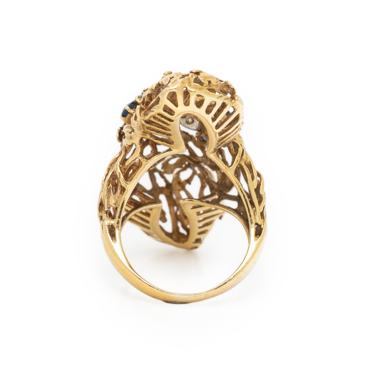 YELLOW GOLD, DIAMOND, AND SAPPHIRE RING