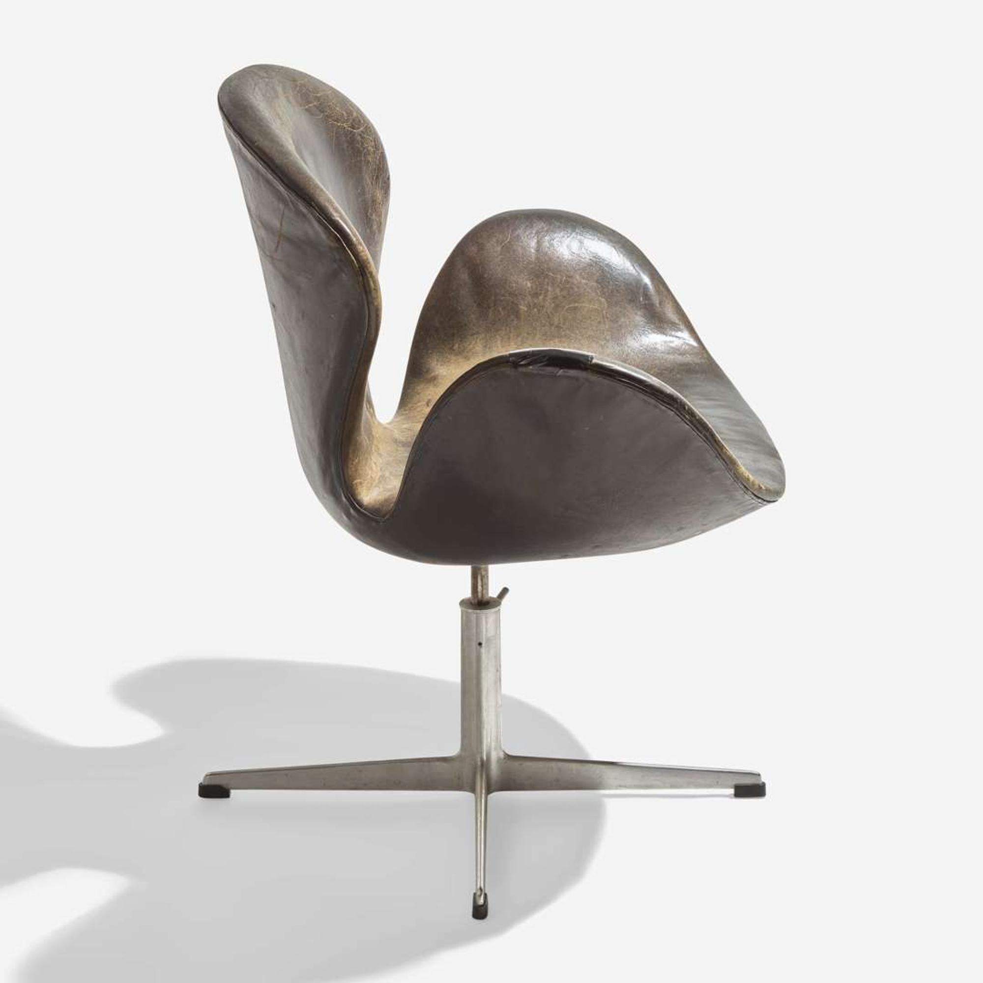 Arne Jacobsen (Danish, 1902-1971) Height Adjustable "Swan" Chair, Fritz Hansen, Denmark, designed 1958, the present lot circa late 1960s