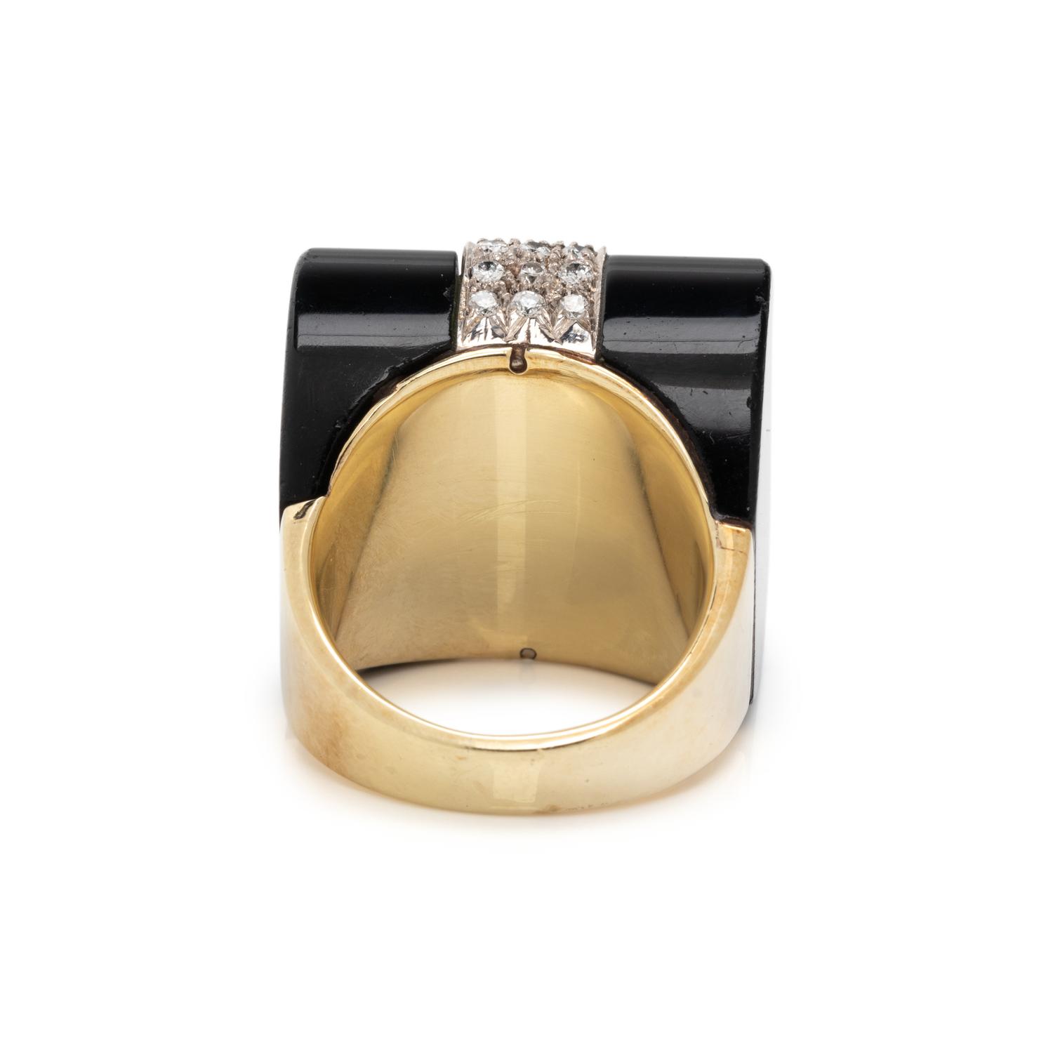 BICOLOR GOLD, ONYX AND DIAMOND RING