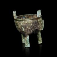 A Chinese bronze ritual tripod vessel, Liding 青銅鬲鼎 Possibly Late Shang/Western Zhou dynasty ????????